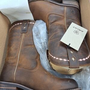 Ariat Distressed Brown Women's Unbridled Roper